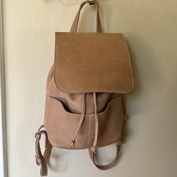 Leather backpack - Picture 2 of 6